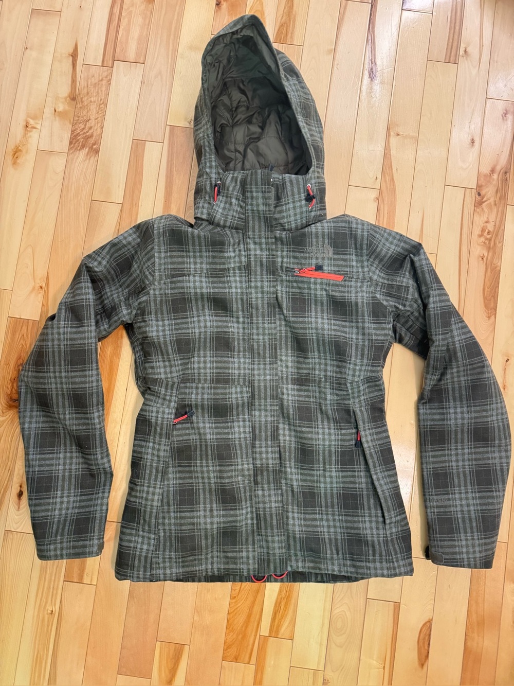 The North Face Women’s Lynndale Insulated HyVent Jacket Olive Charcoal Plaid S